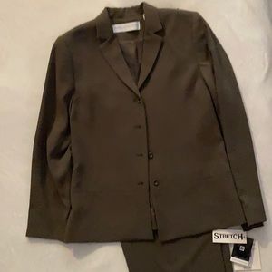 Valerie Stevens 2 Piece Pant Suit